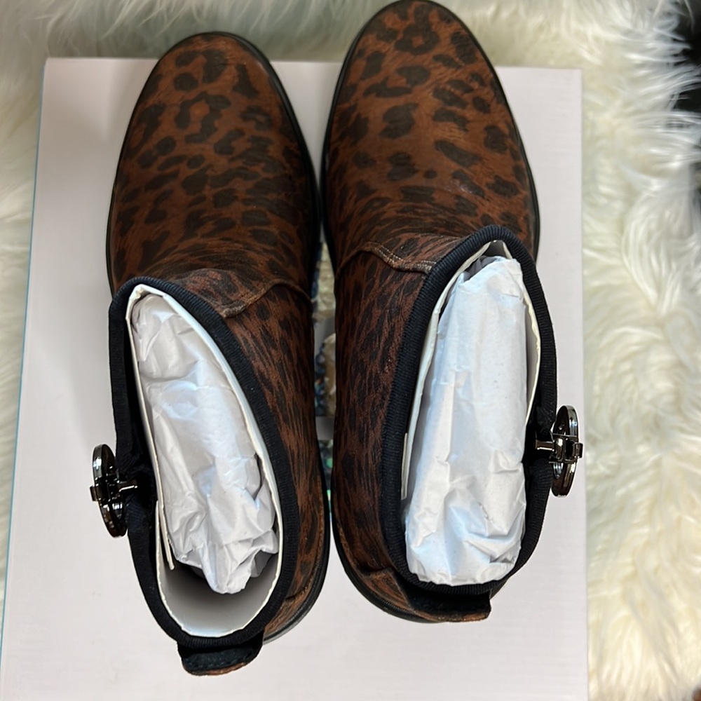 BZEES Leopard Print Tease Ankle Bootie Sz 8.5 W NIB - Picture 6 of 14